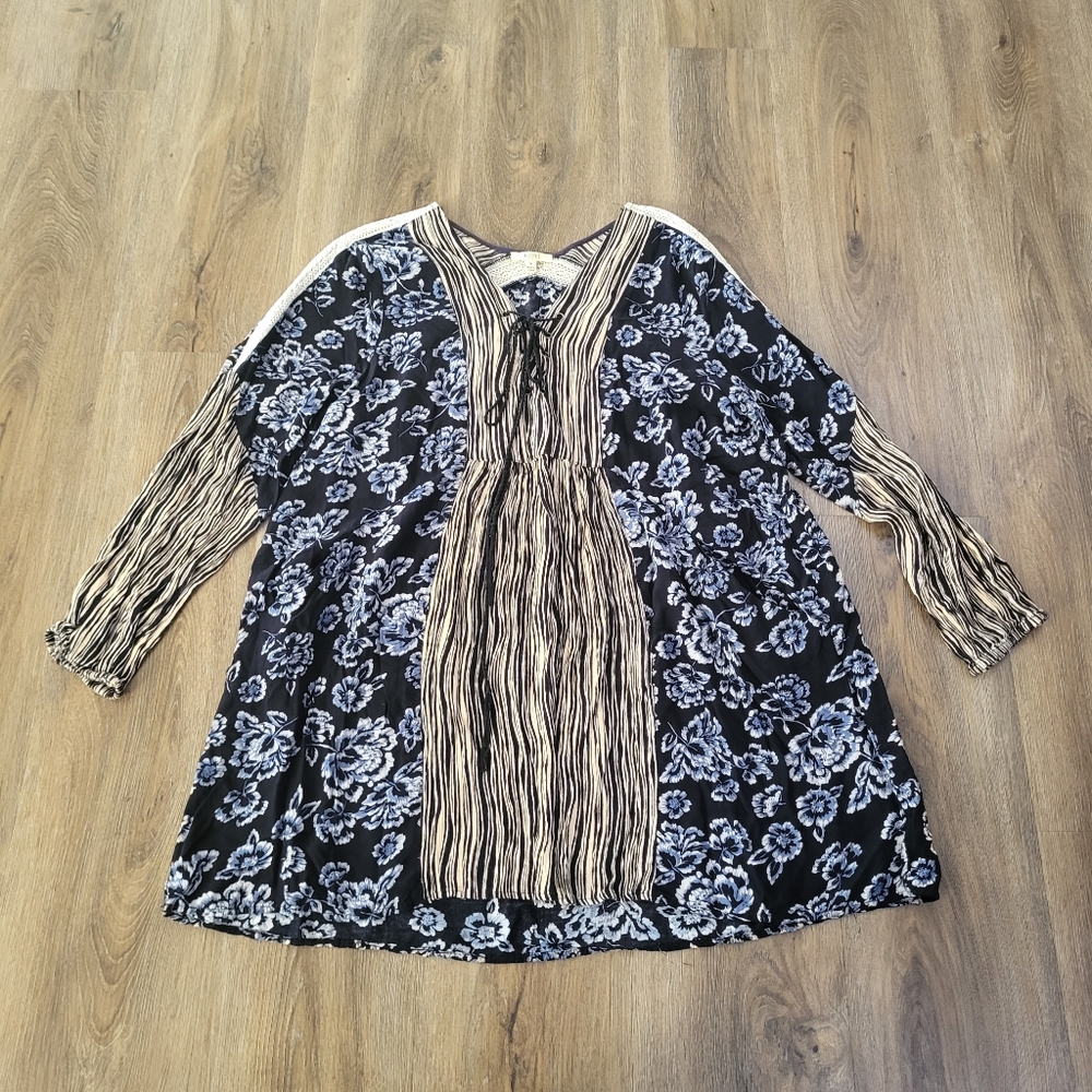 Kori America Blouse Size Medium Boho Print Long Sleeve Floral Tunic Tie Front
